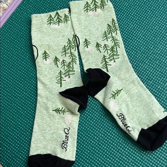 Gray and Green Graphic Socks - Picture 5 of 6